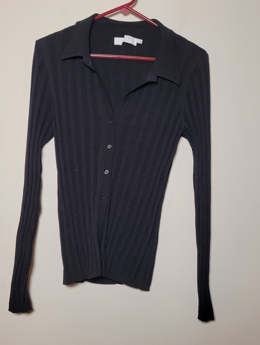 ASTR The Label Slim Ribbed Textured Button-Front Long Sleeve Top - Black Large